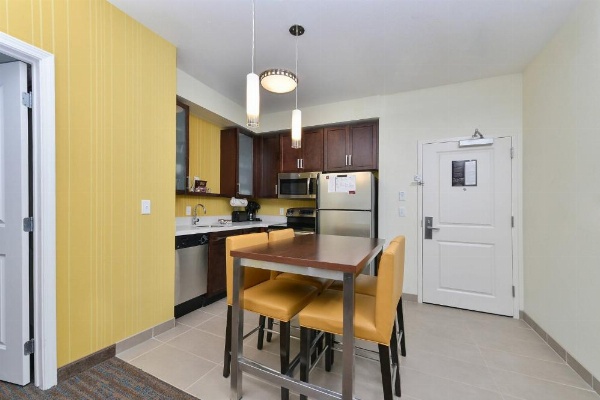 Residence Inn by Marriott Des Moines Downtown image 10